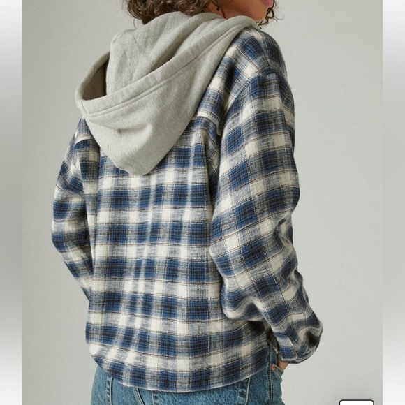 Lucky Brand Cropped Plaid Hoodie in size L, like new - Picture 5 of 10